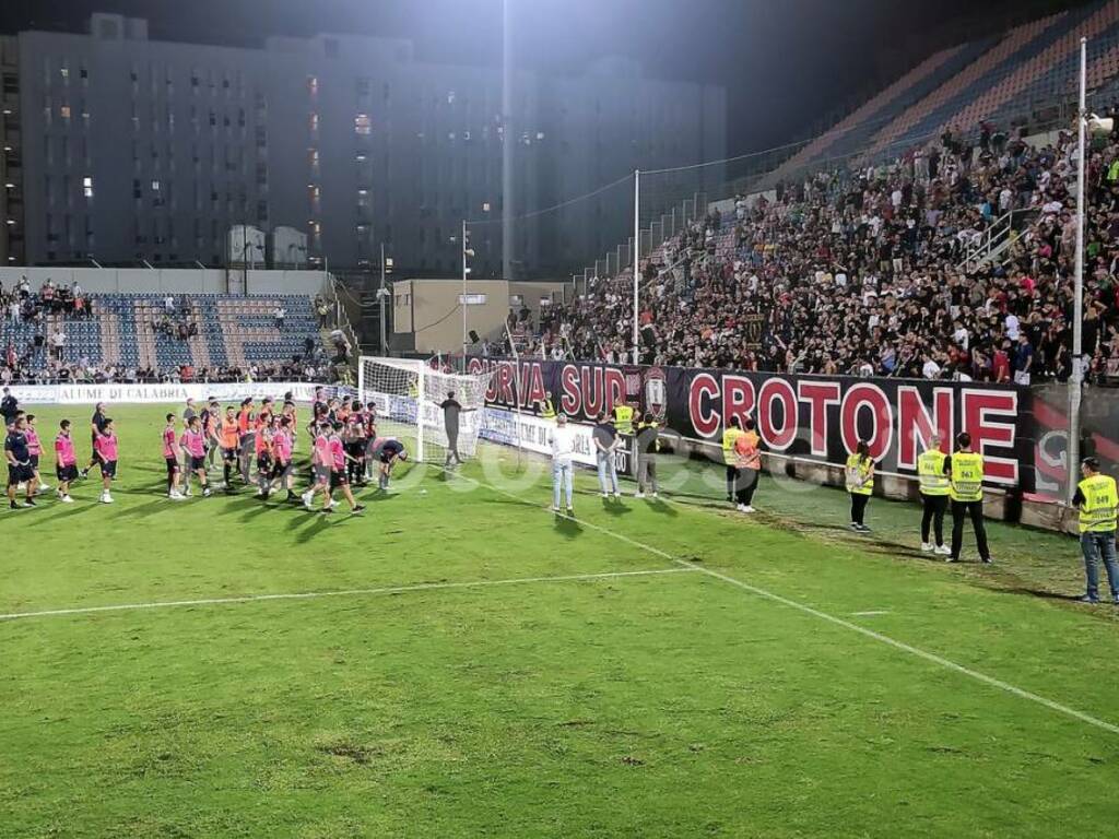 crotone cerignola  1  01