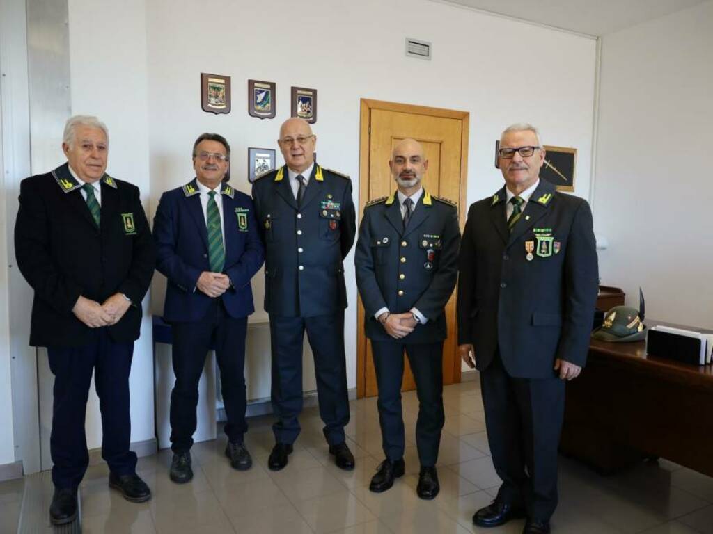 finanza visita comandante2