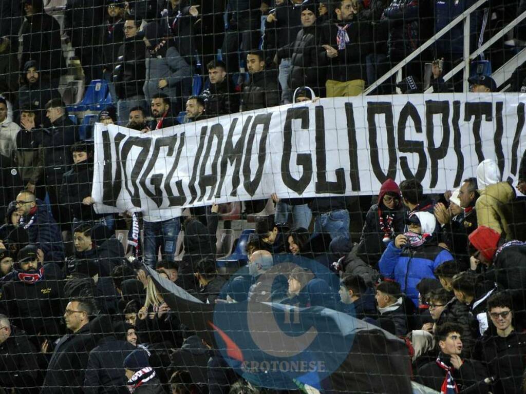 crotone catania  2 