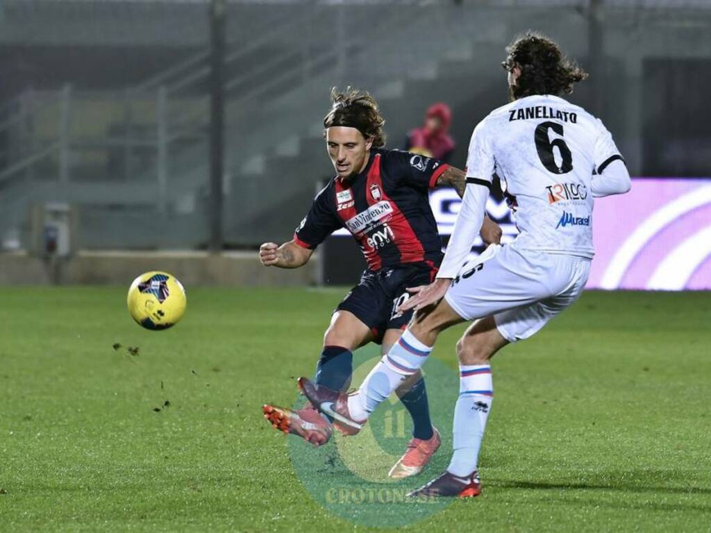 crotone catania  8 