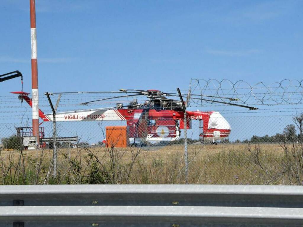 Elicottero Erikson S-64 a Crotone
