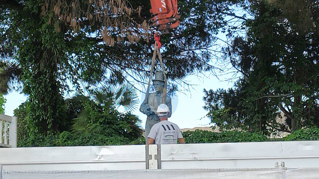 Trasferimento statua Rino Gaetano