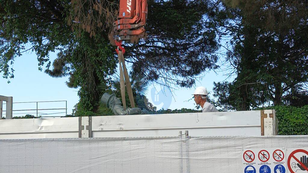 Trasferimento statua Rino Gaetano