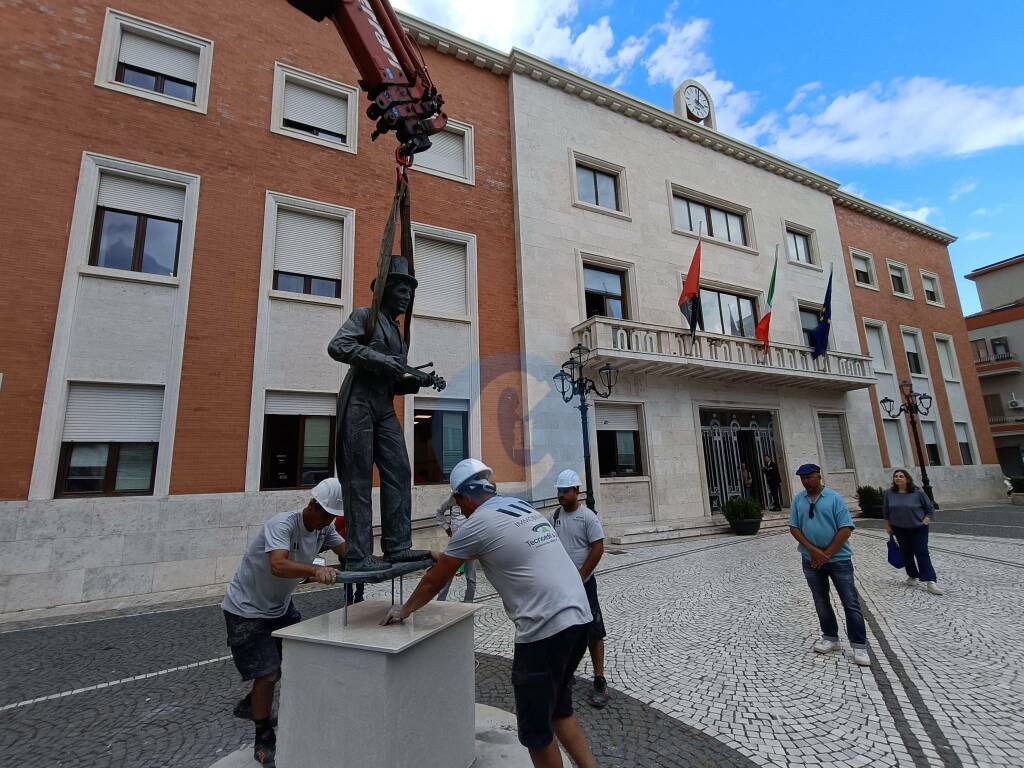 Trasferimento statua Rino Gaetano