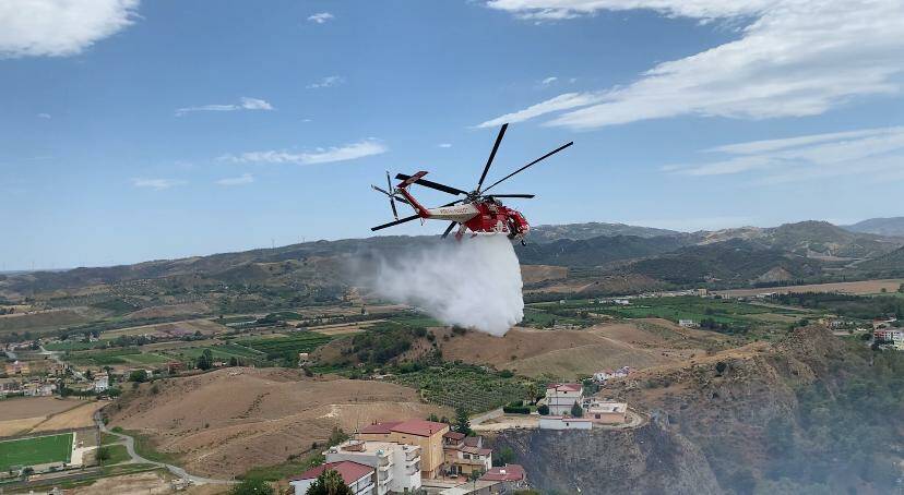 Incendio Rocca di Neto 24 giugno 2024