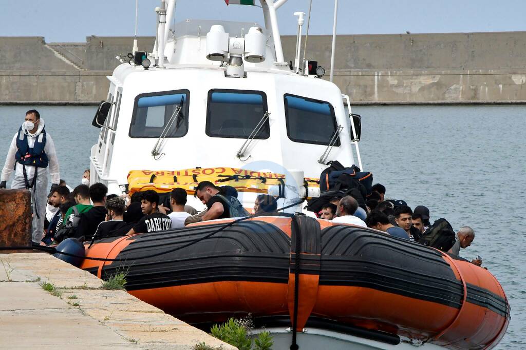 Sbarco migranti 5 giugno 2024