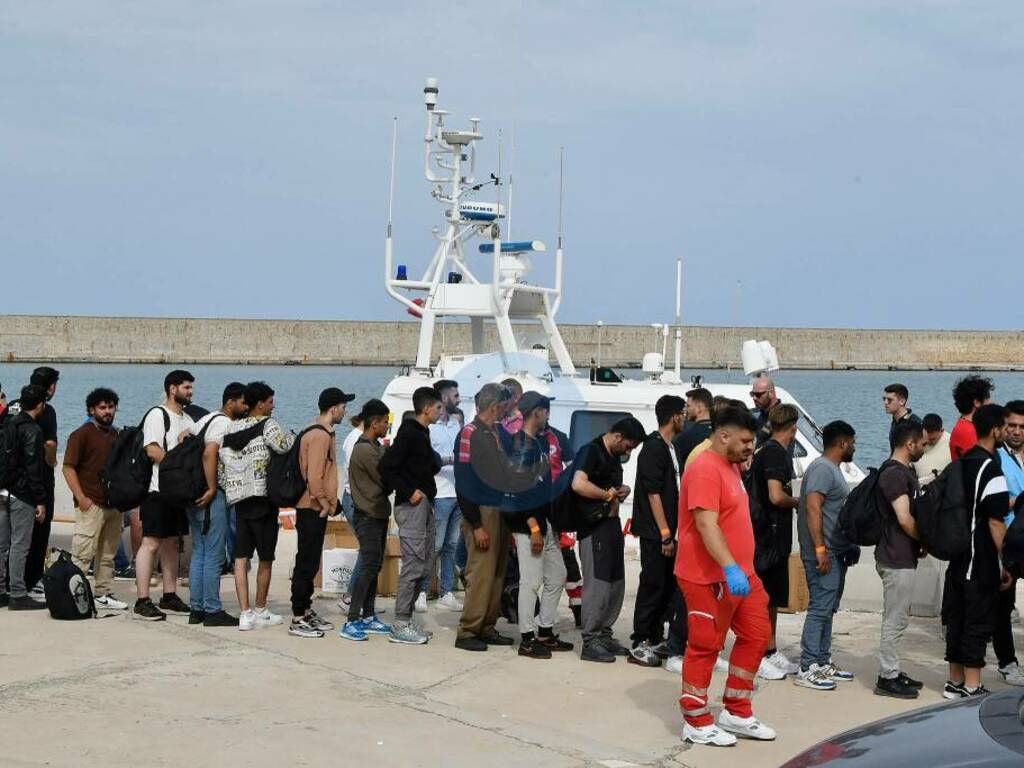 Sbarco migranti 5 giugno 2024