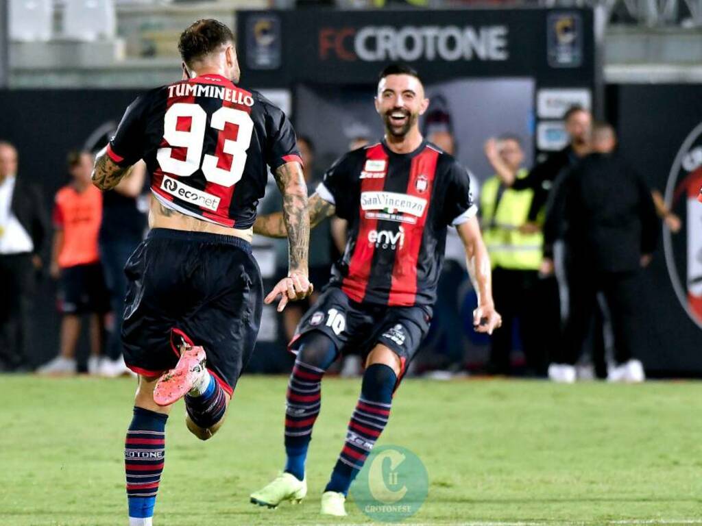 Crotone-Team Altamura 2-0