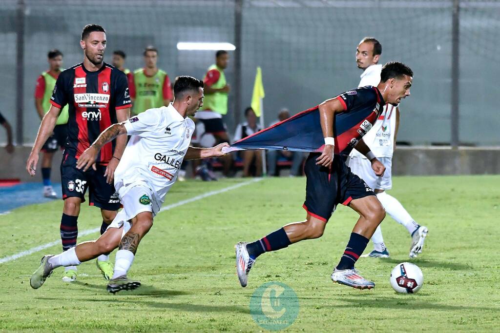 Crotone-Team Altamura 2-0