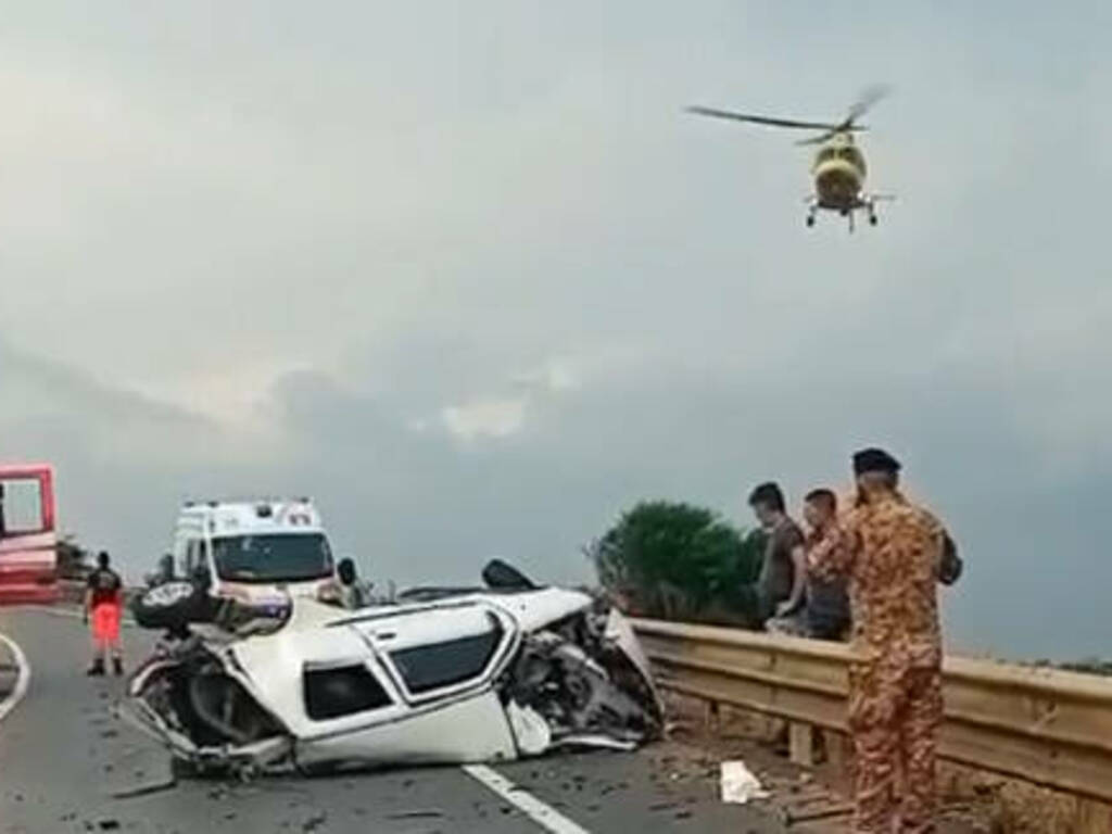 incidente isola Capo Rizzuto